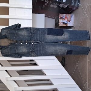Seven Great Denim Jumpsuit sz4. Short Sleeve aged look patch and cargo style EUC